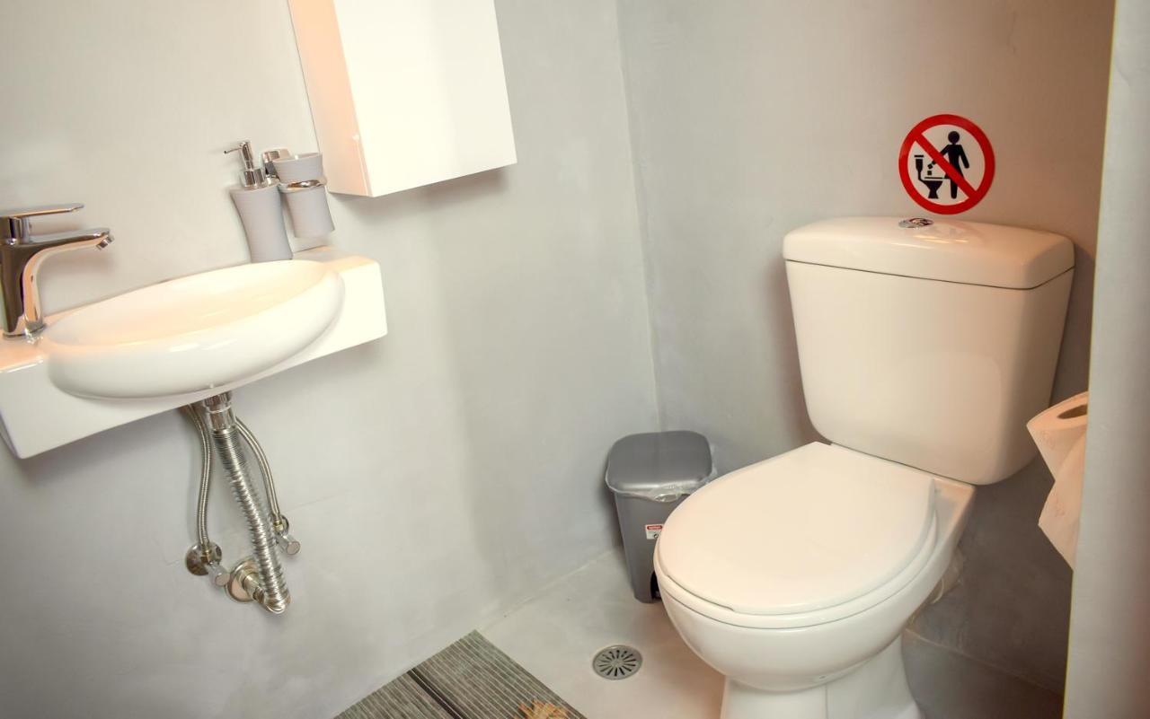 Augoustinos - Sea Side Luxury Apartments Ártemida Kültér fotó